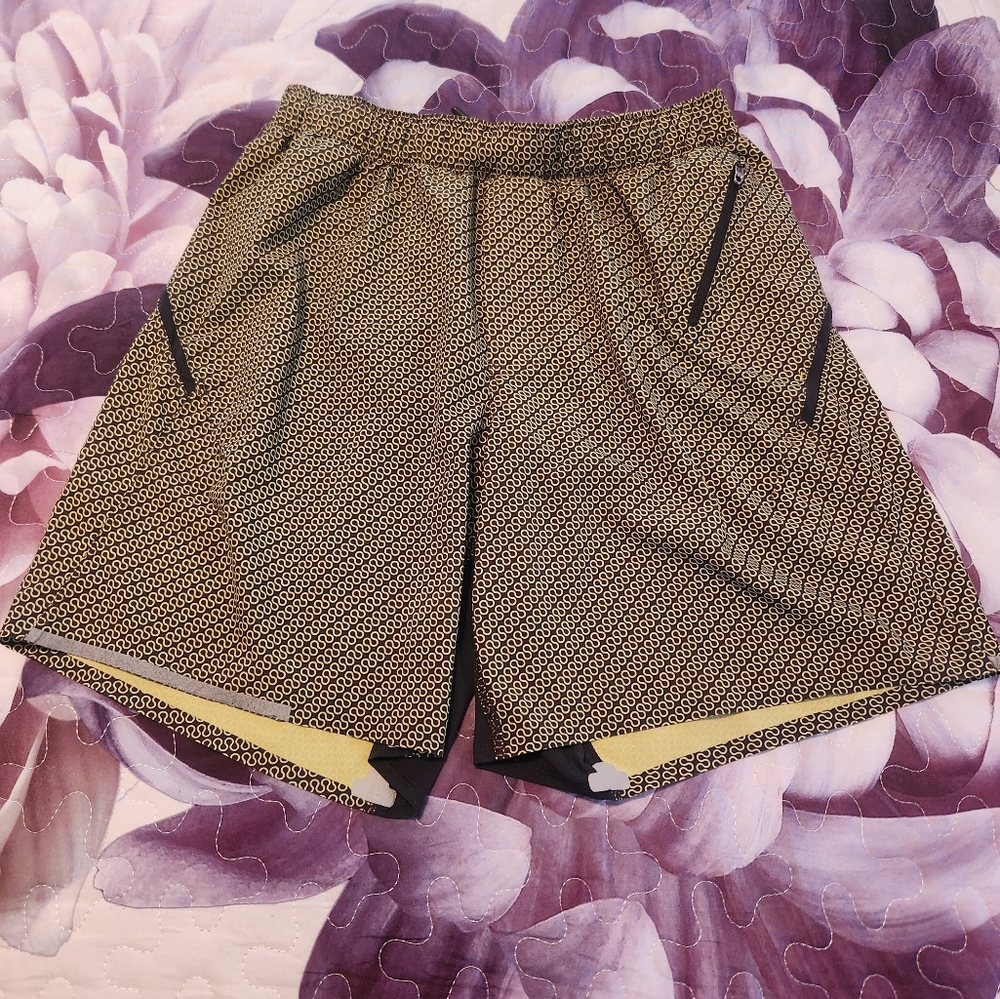 Lululemon Shorts size Small